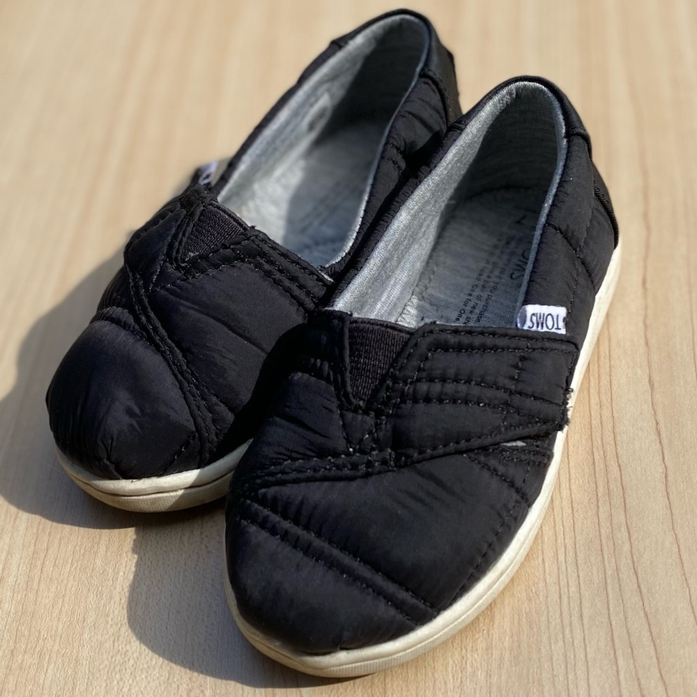Toddler TOMS - Size 7